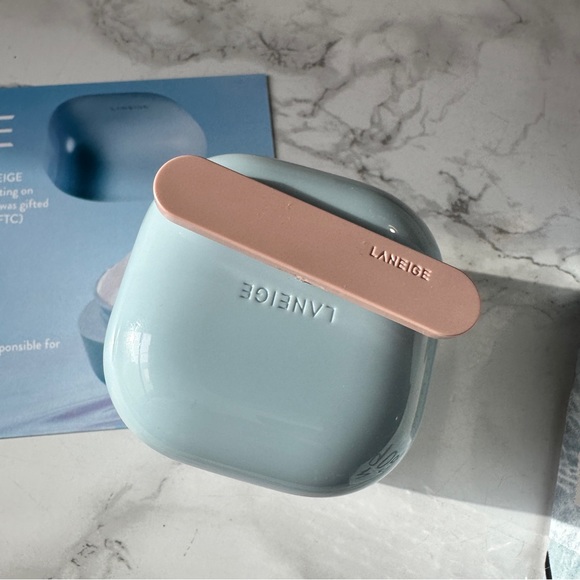 Laneige WATER BANK BLUE HYALURONIC GEL MOISTURIZER - combination skin - Picture 3 of 14